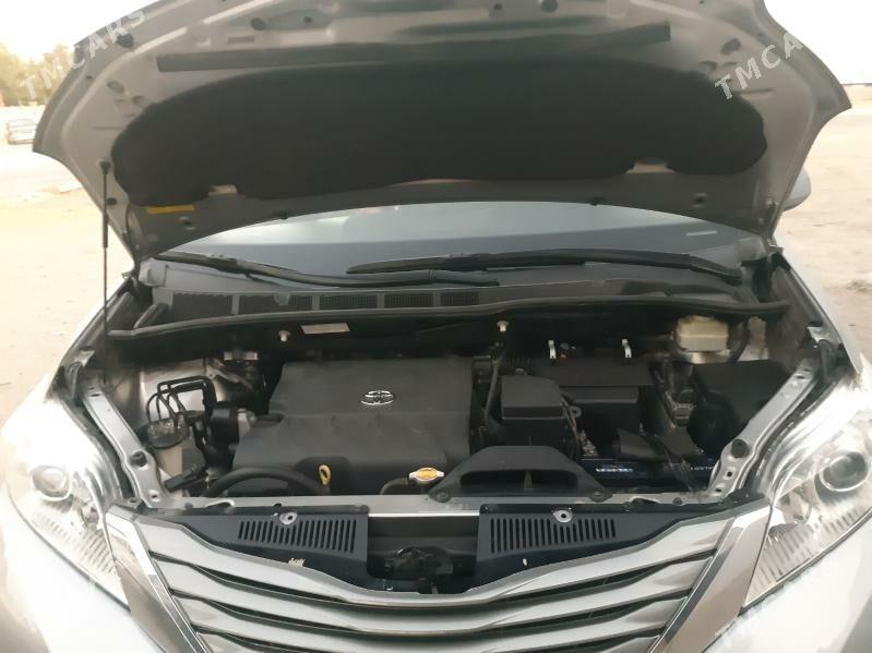 Toyota Sienna 2016 - 360 000 TMT - Мары - img 10