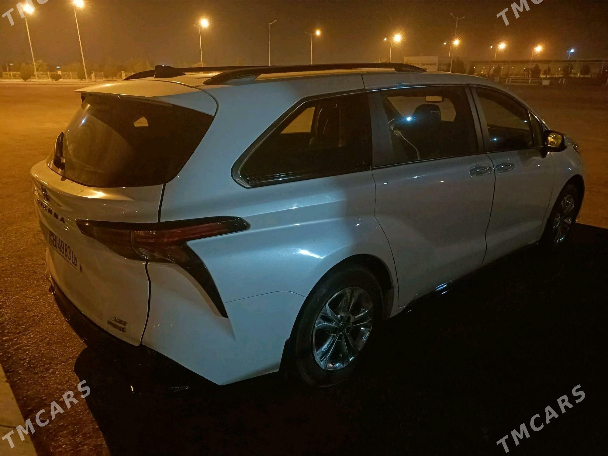 Toyota Sienna 2022 - 630 000 TMT - Туркменабат - img 3