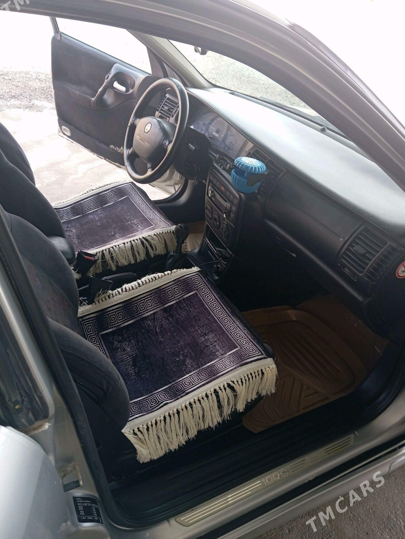 Opel Vectra 1999 - 55 000 TMT - Bäherden - img 4