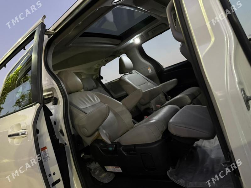 Toyota Sienna 2017 - 410 000 TMT - Ашхабад - img 8