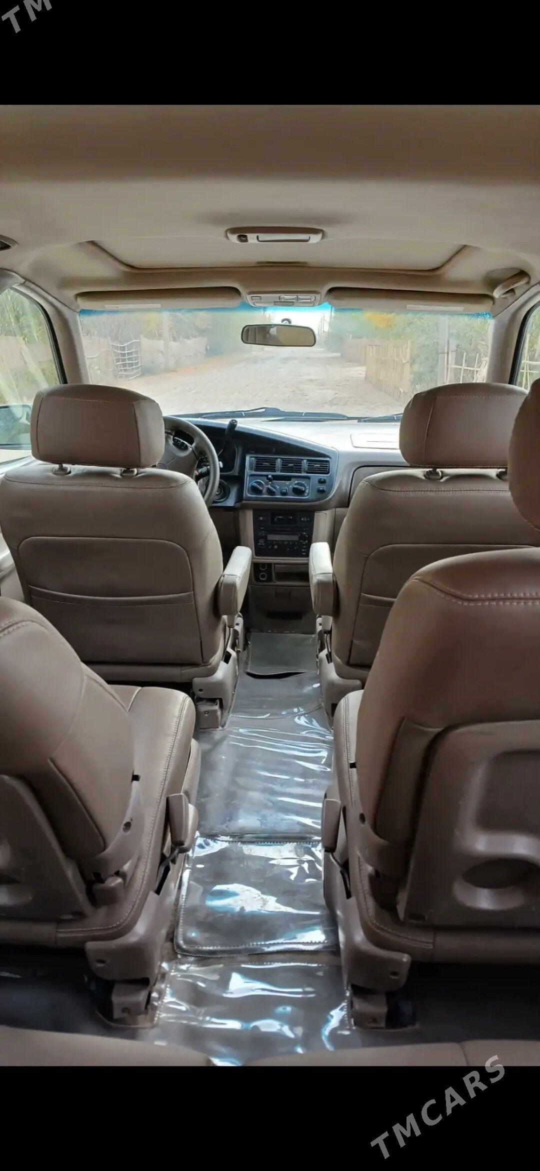 Toyota Sienna 2000 - 200 000 TMT - етр. Туркменбаши - img 6