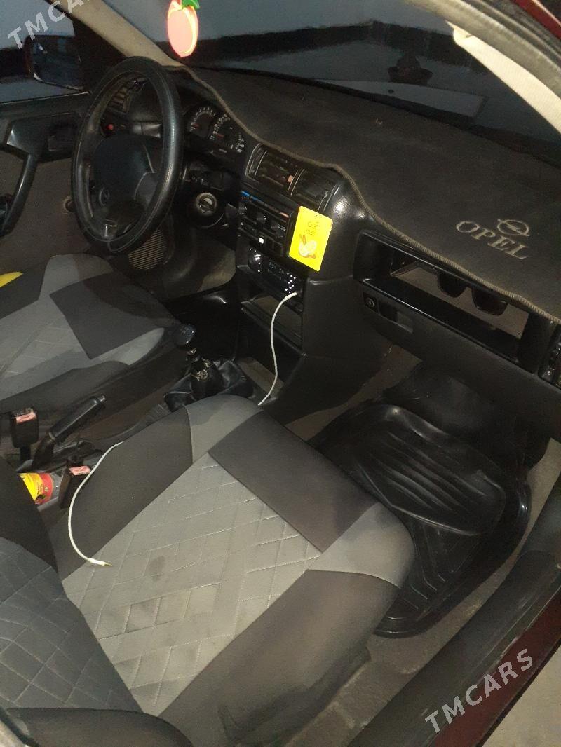 Opel Vectra 1990 - 35 000 TMT - Saýat - img 5