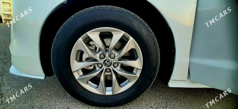 Toyota Sienna 2022 - 600 000 TMT - Туркменабат - img 4