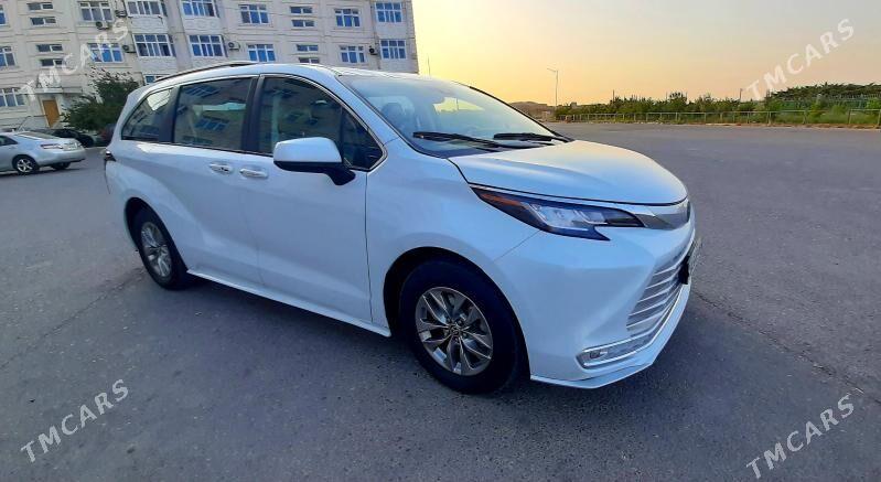 Toyota Sienna 2022 - 600 000 TMT - Туркменабат - img 6