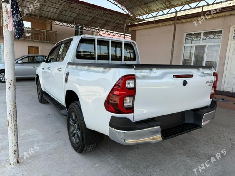 Toyota Hilux 2025 - 666 000 TMT - Ашхабад - img 3