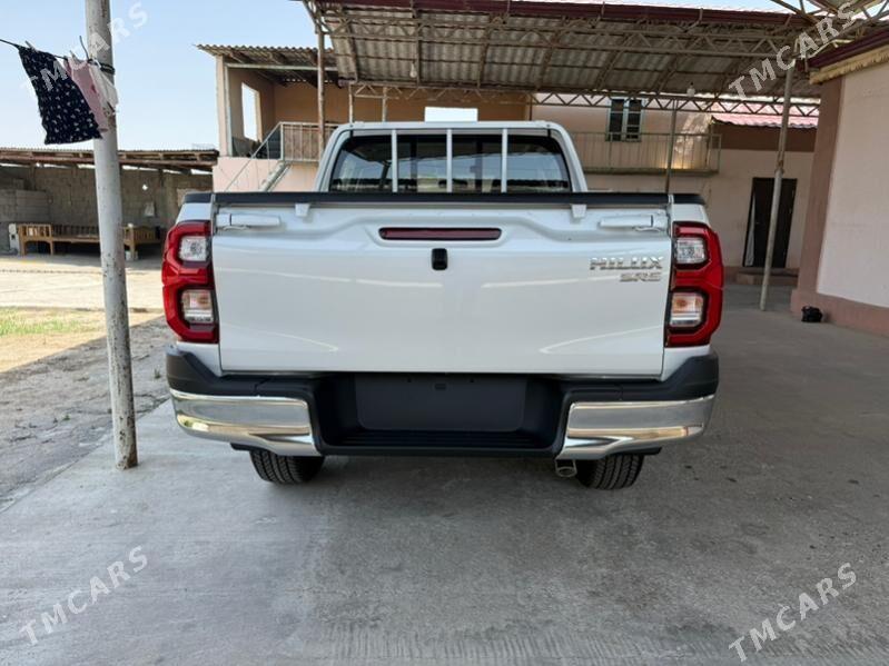 Toyota Hilux 2025 - 666 000 TMT - Ашхабад - img 4