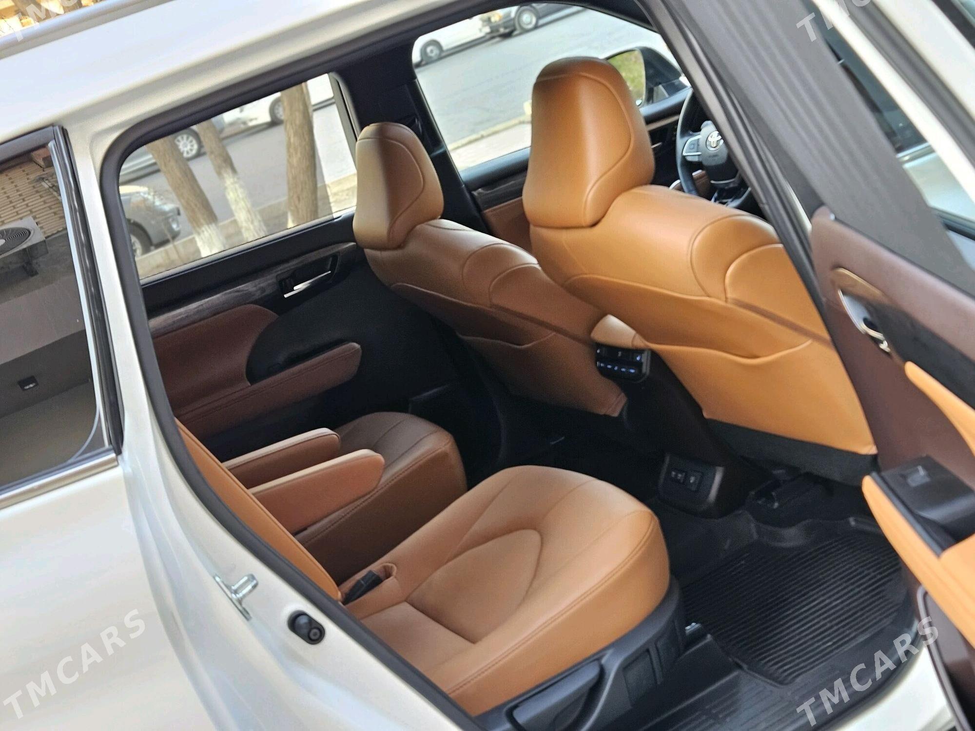 Toyota Highlander 2021 - 750 000 TMT - Мары - img 7