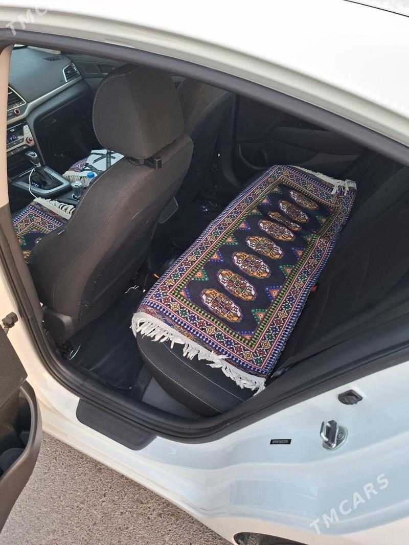 Hyundai Elantra 2017 - 205 000 TMT - ул. Московская (10 йыл абаданчылык ш.) - img 8