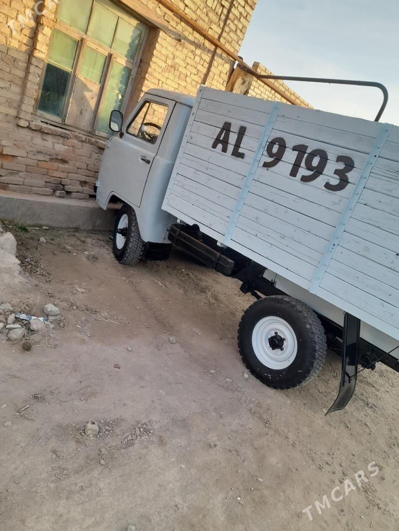 UAZ Profi 1997 - 80 000 TMT - Фарап - img 1