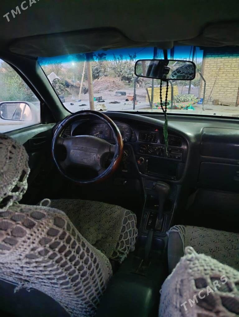 Toyota Camry 1995 - 85 000 TMT - Дарганата - img 3