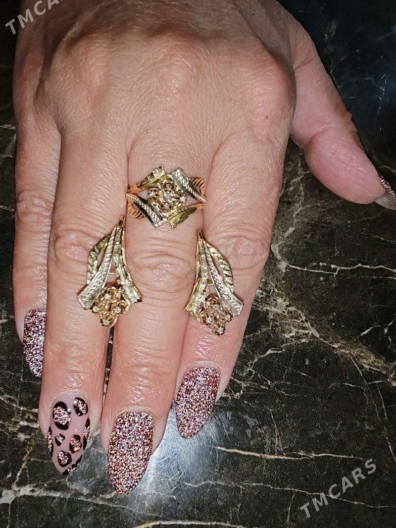 Gyzyl briliant Komplekt - Балканабат - img 1