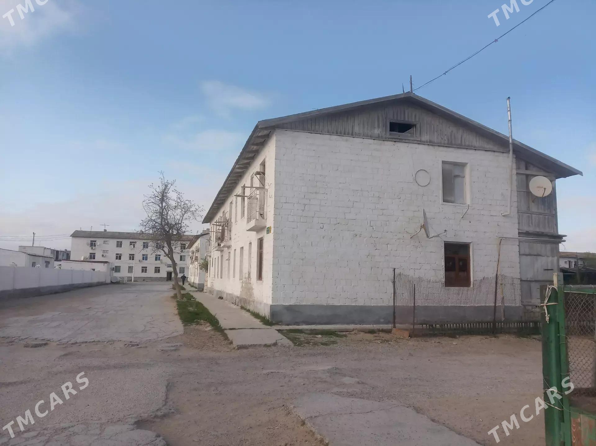 жай сатлык 2 ком 2 этаж углово - Ашхабад - img 1