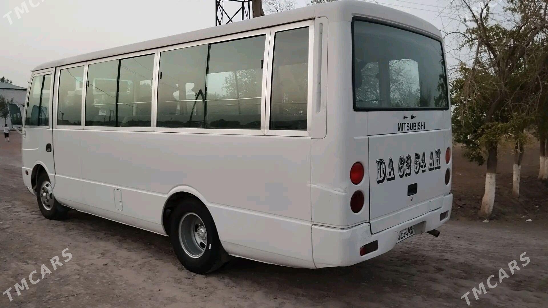 Mitsubishi Rosa 2003 - 200 000 TMT - Ak bugdaý etraby - img 5