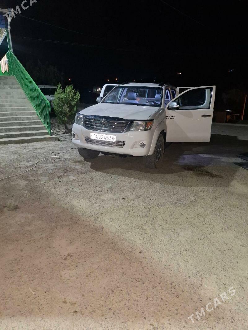 Toyota Hilux 2014 - 410 000 TMT - Bäherden - img 3