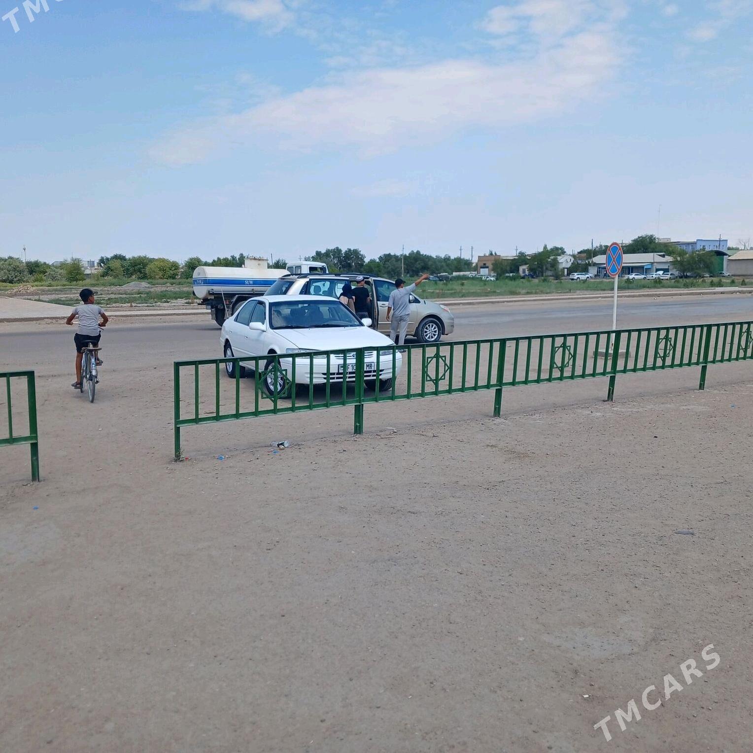 Toyota Camry 1998 - 130 000 TMT - Дашогуз - img 2