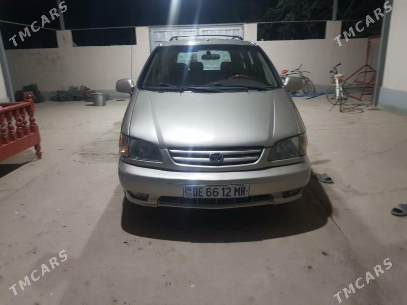 Toyota Sienna 2002 - 160 000 TMT - Акдепе - img 3