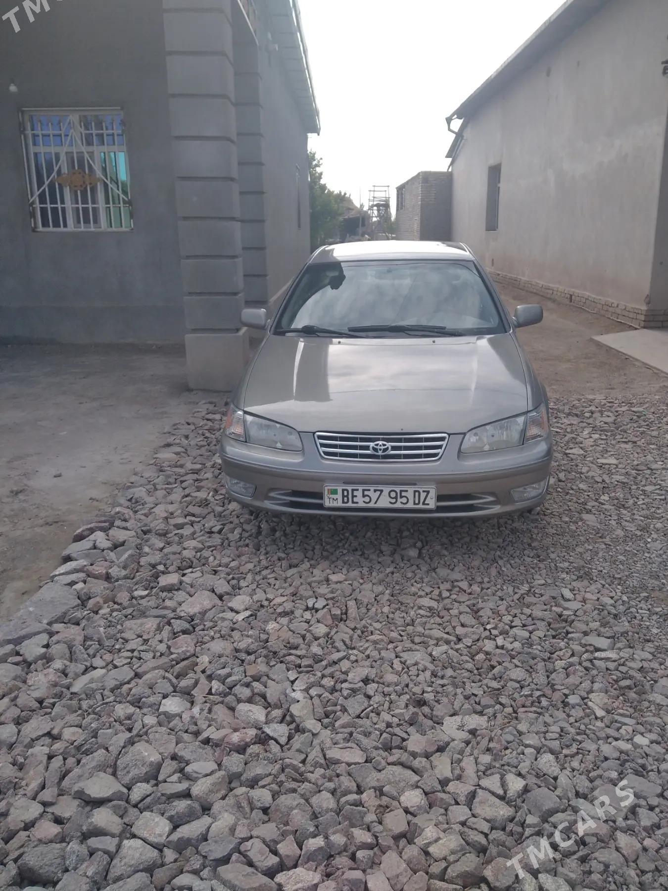 Toyota Camry 1998 - 160 000 TMT - Шабатский этрап - img 1