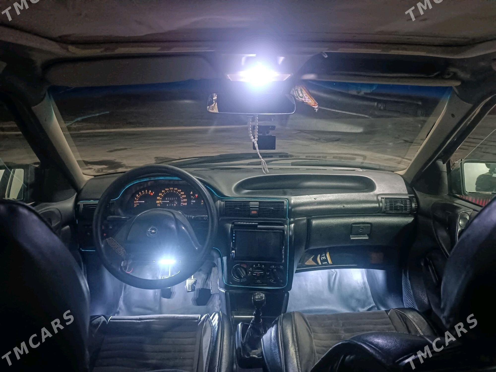 Opel Astra 1992 - 40 000 TMT - Mary - img 5