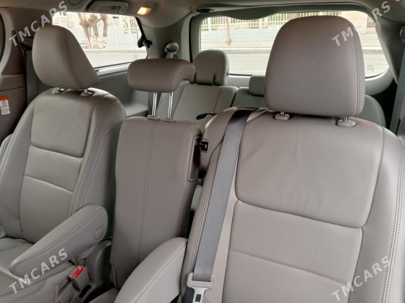 Toyota Sienna 2018 - 550 000 TMT - Aşgabat - img 7