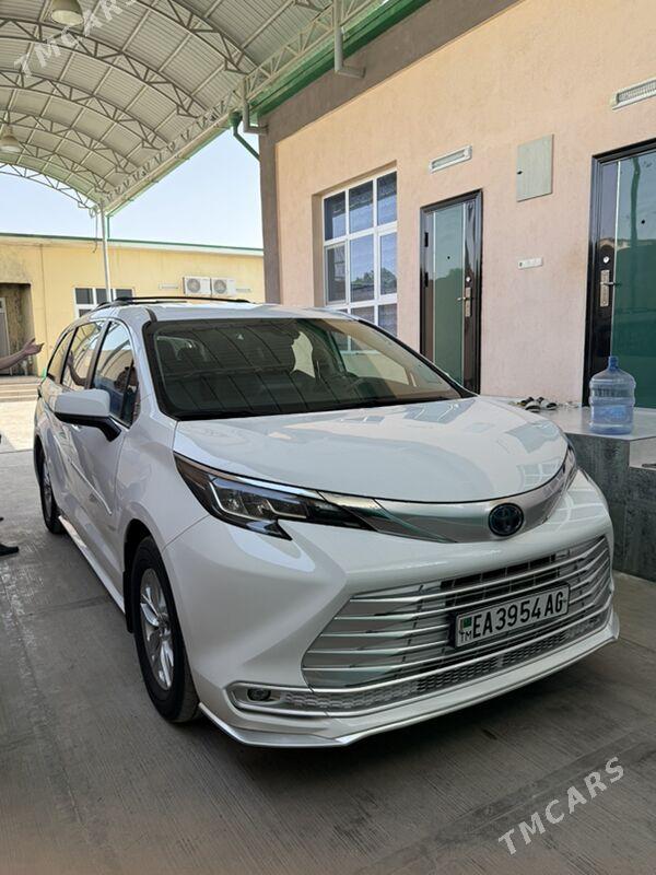 Toyota Sienna 2022 - 455 000 TMT - Aşgabat - img 2