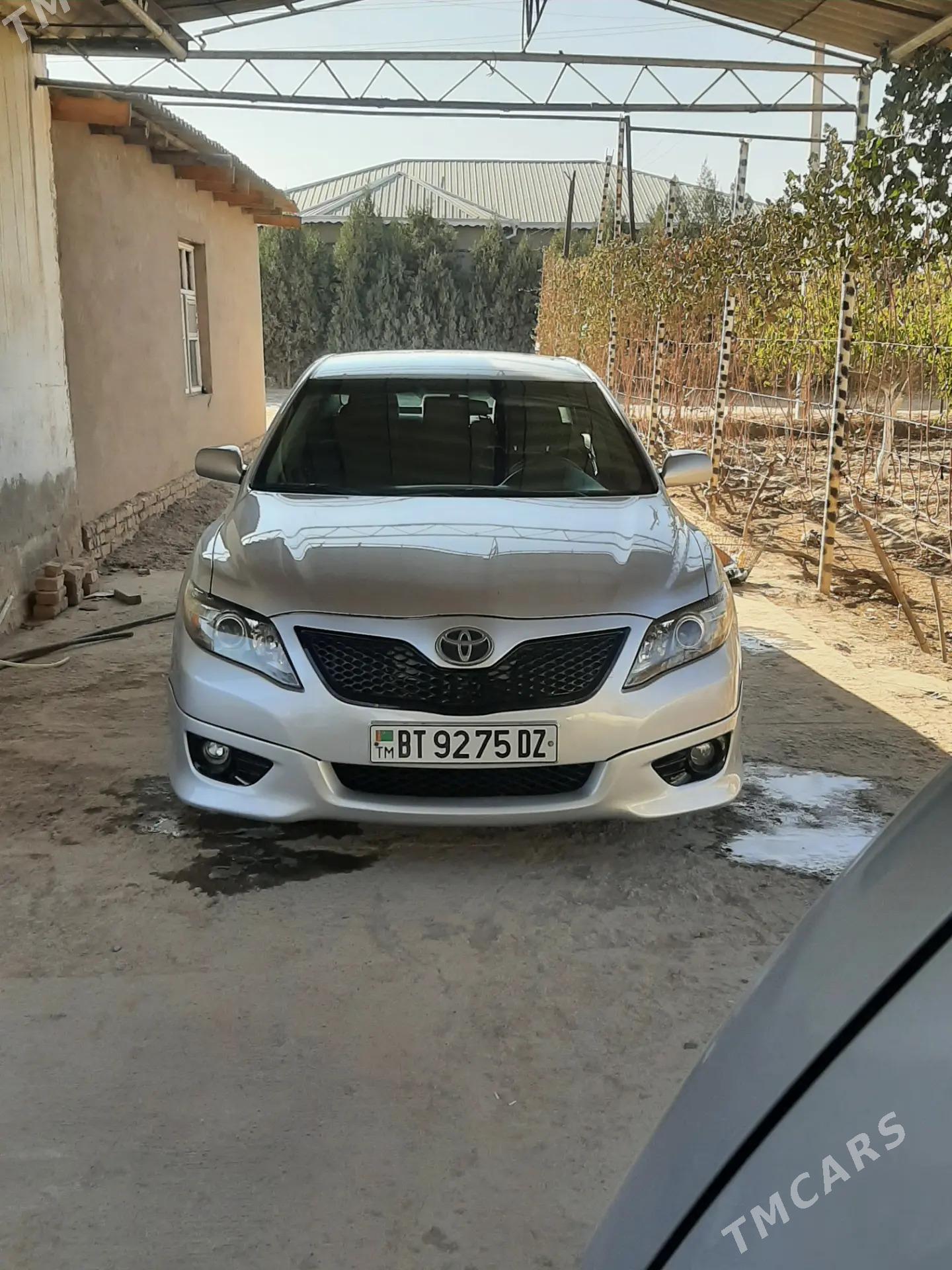 Toyota Camry 2010 - 225 000 TMT - Дашогуз - img 1