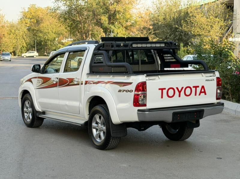 Toyota Hilux 2013 - 360 000 TMT - Ашхабад - img 6