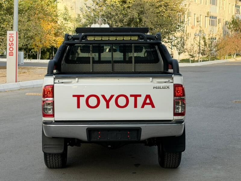 Toyota Hilux 2013 - 360 000 TMT - Ашхабад - img 7
