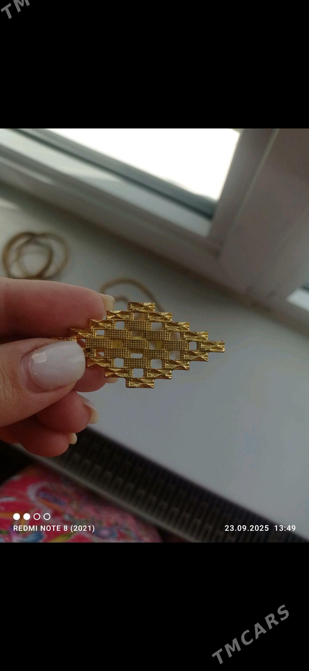 Bujuterya komplekt - Büzmeýin - img 1