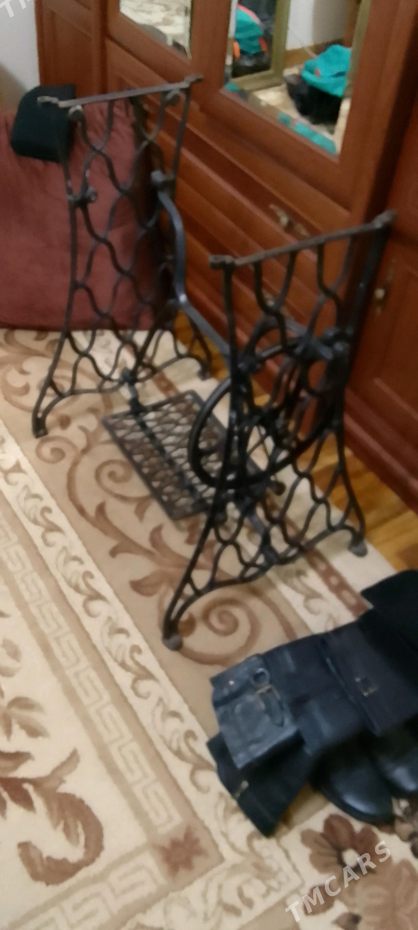 Швейная машинка и стол - Aşgabat - img 1