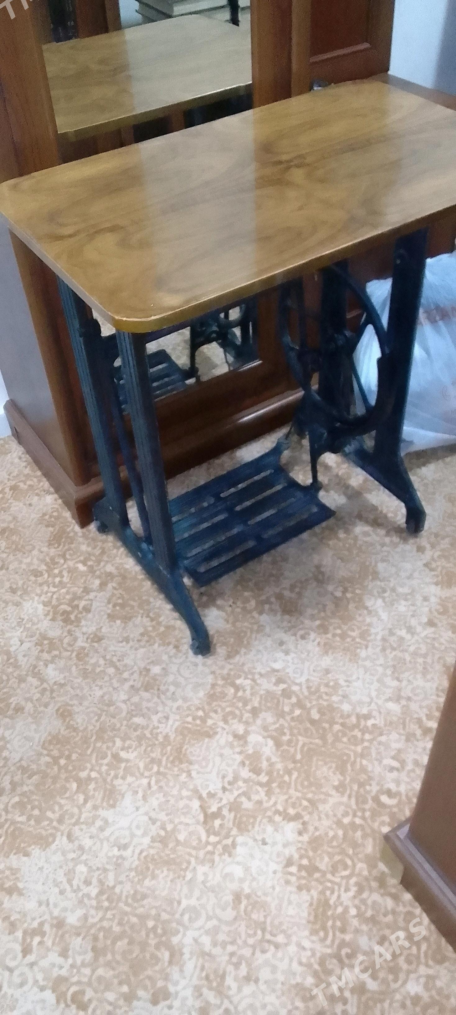 Швейная машинка и стол - Aşgabat - img 4