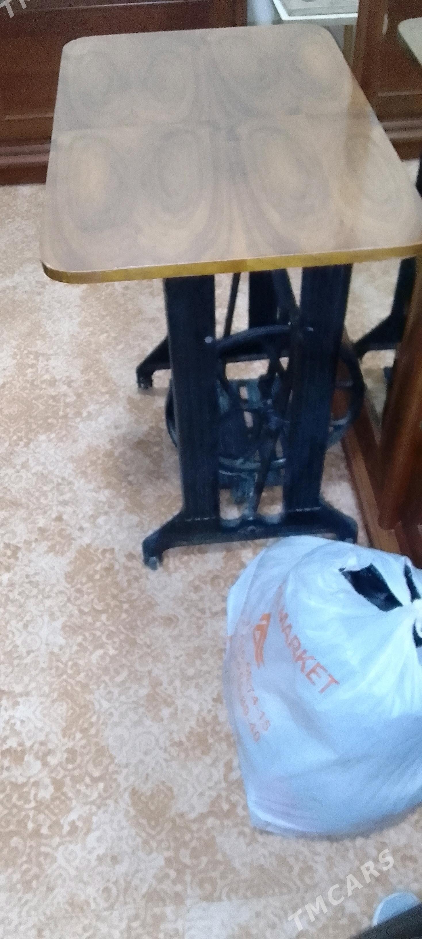 Швейная машинка и стол - Aşgabat - img 5