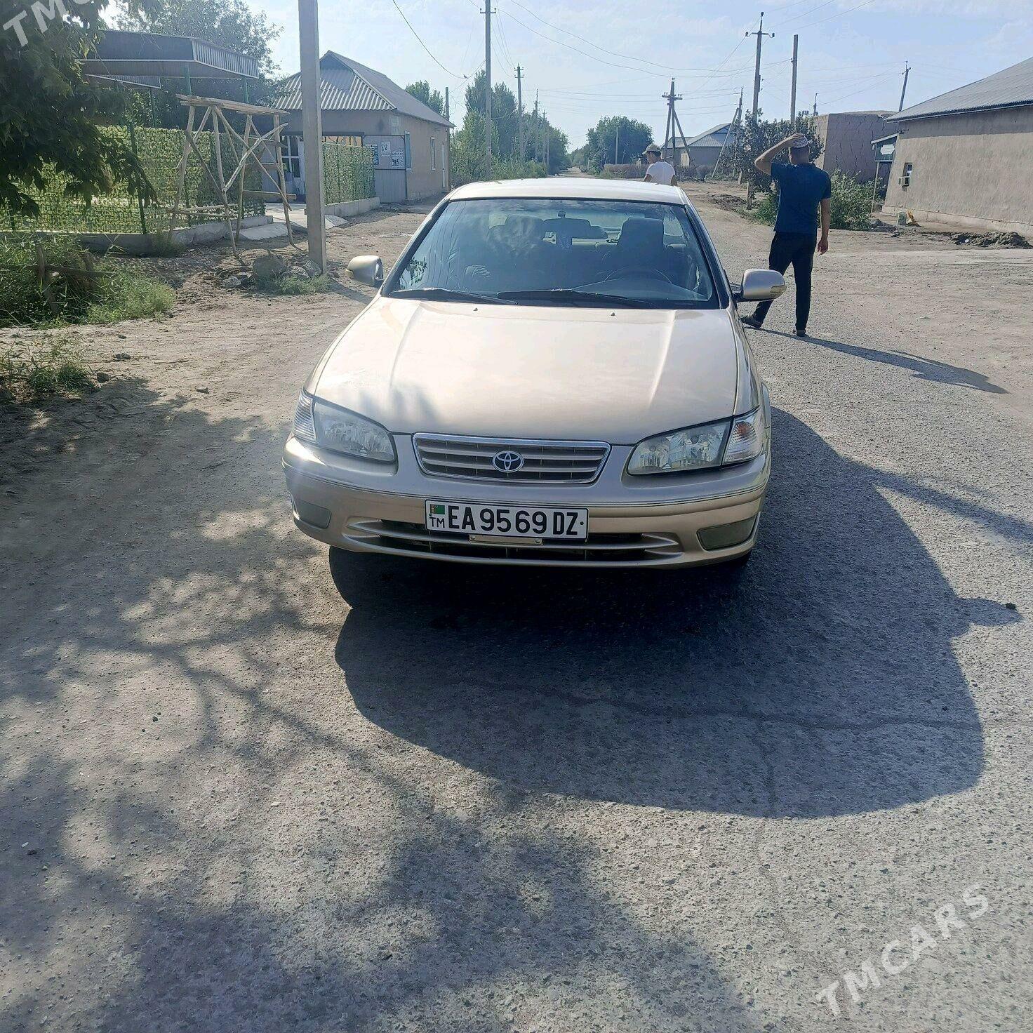 Toyota Camry 1998 - 130 000 TMT - Köneürgenç - img 4