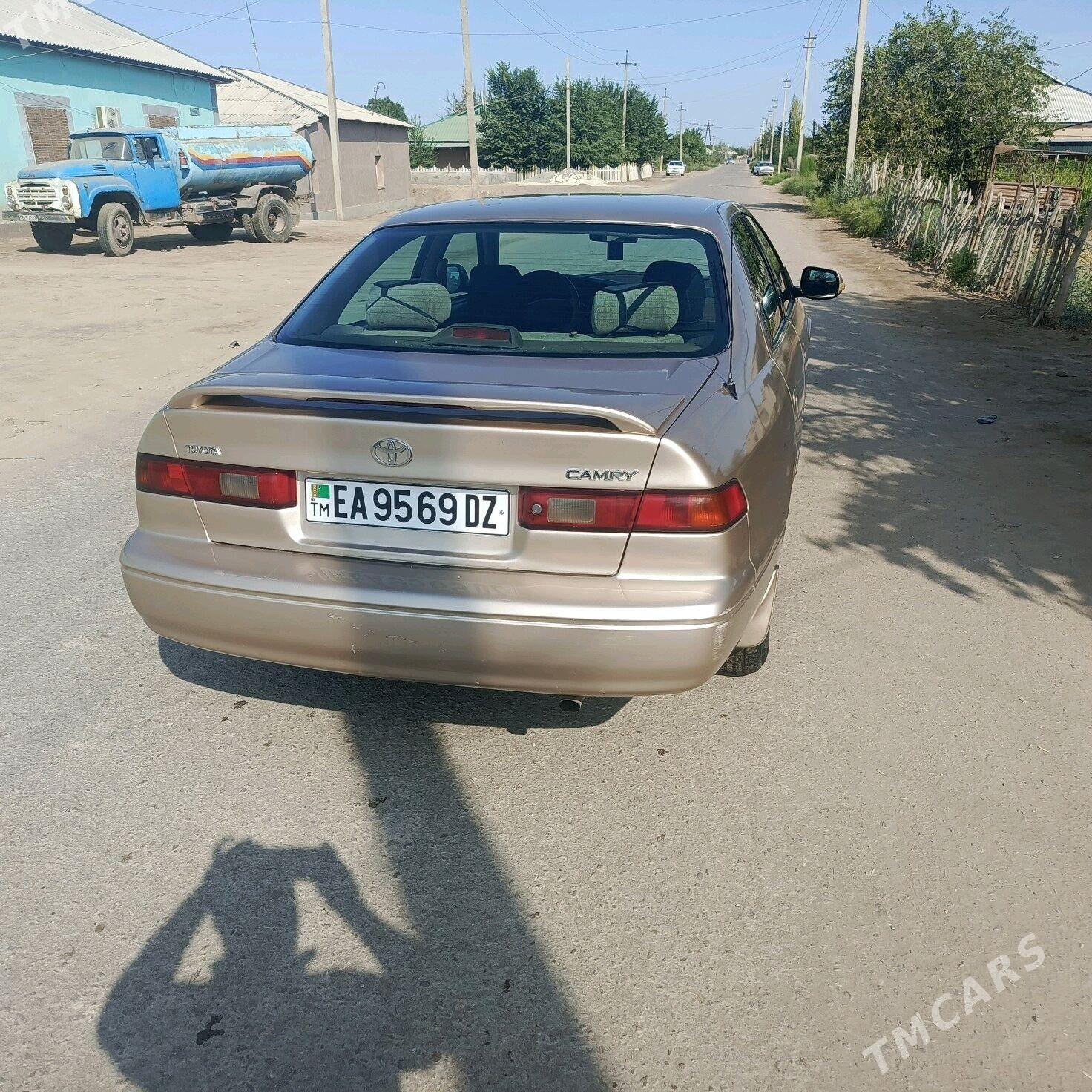 Toyota Camry 1998 - 130 000 TMT - Köneürgenç - img 5