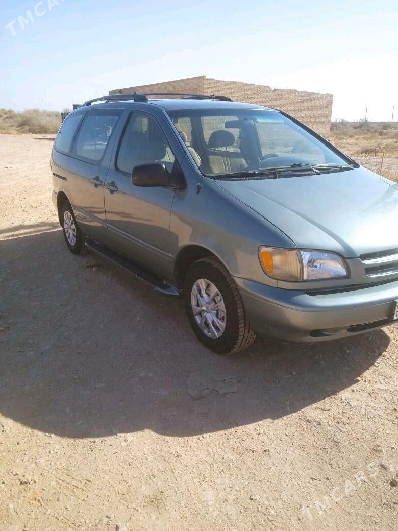 Toyota Sienna 1999 - 140 000 TMT - Халач - img 3