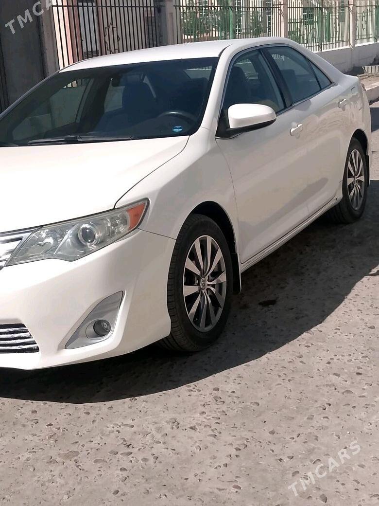 Toyota Camry 2012 - 190 000 TMT - Дянев - img 4