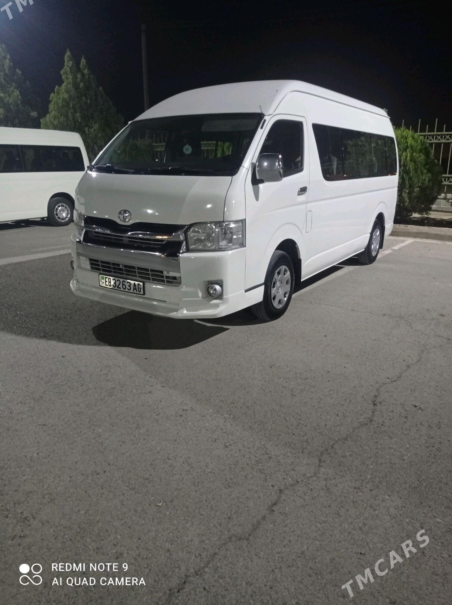 Toyota Hiace 2005 - 325 000 TMT - Бузмеин - img 1