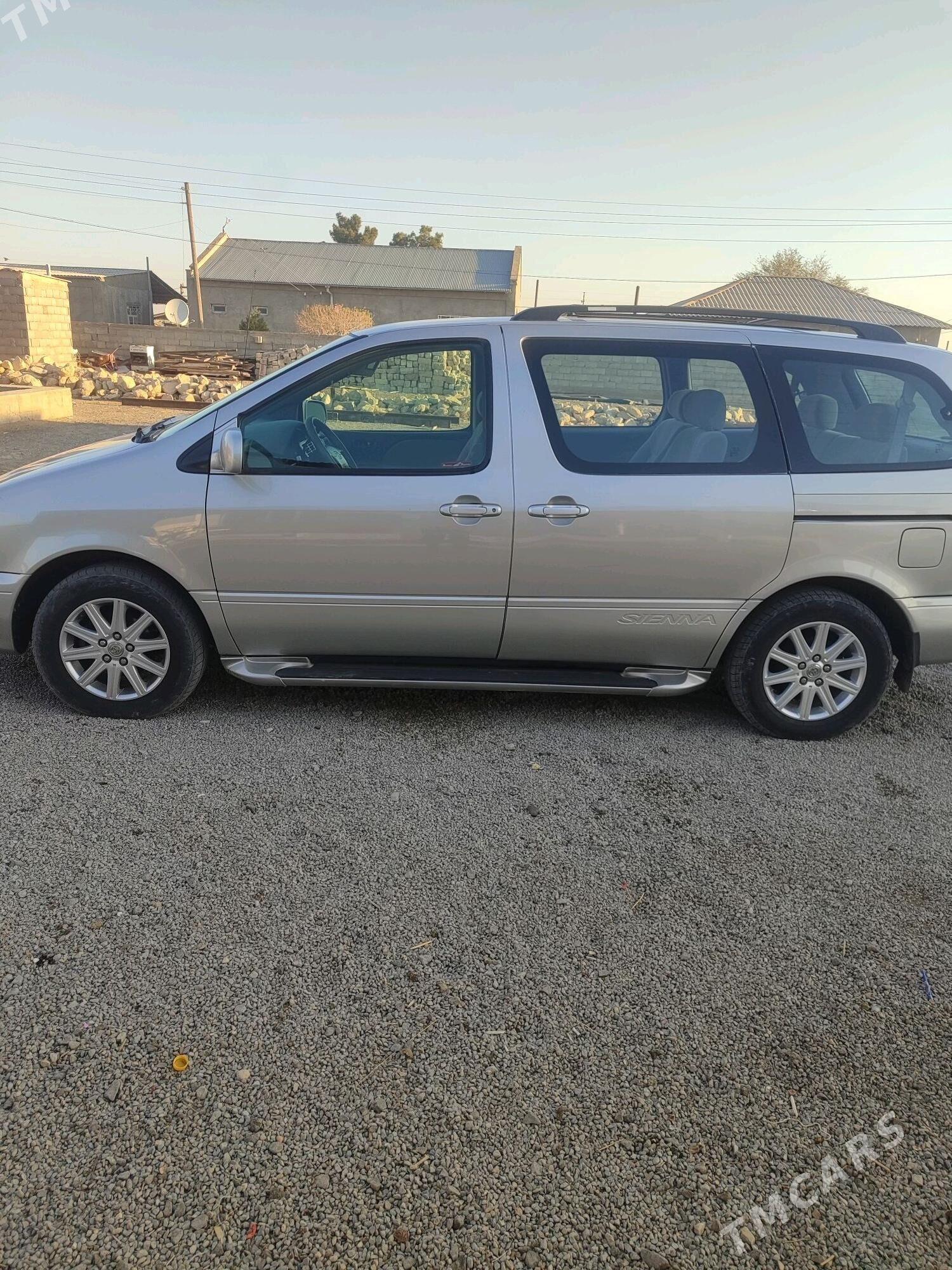 Toyota Sienna 2002 - 185 000 TMT - Gyzylarbat - img 2