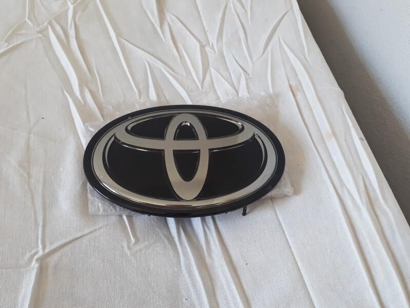 TOYOTO KAMRY EMBLEMA 650 TMT - Кëши - img 6