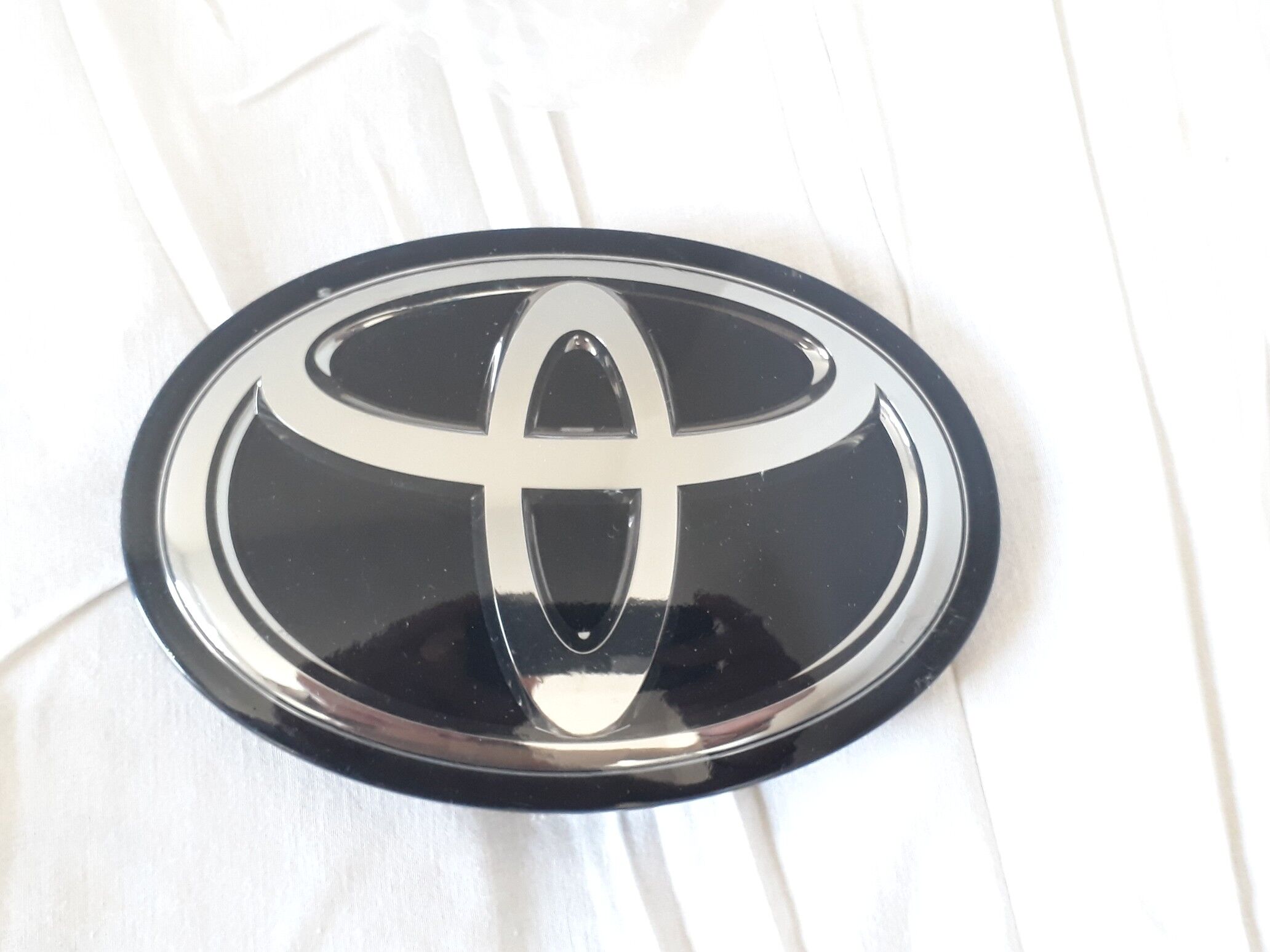 TOYOTO KAMRY EMBLEMA 650 TMT - Кëши - img 4