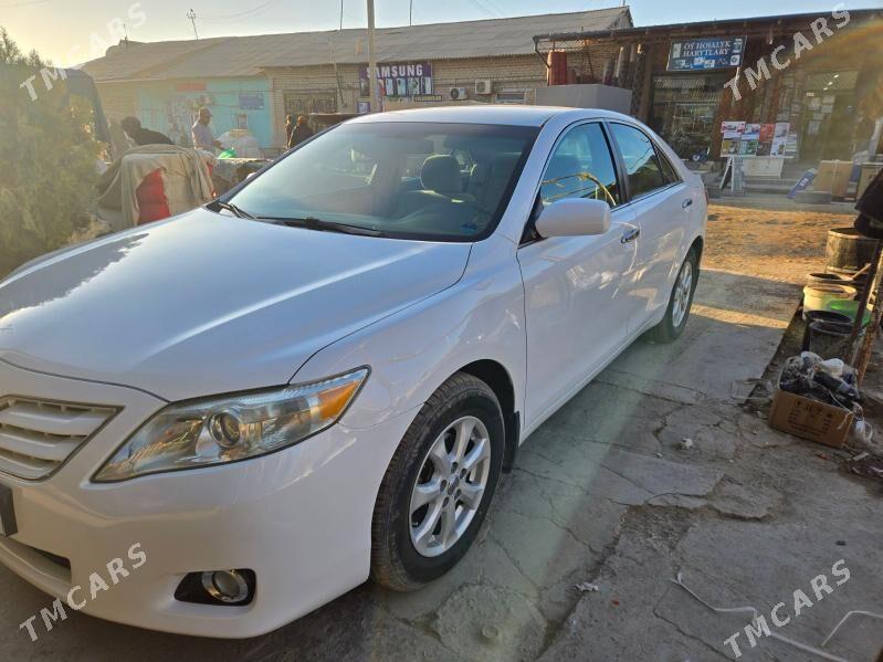 Toyota Camry 2011 - 235 000 TMT - Кёнеургенч - img 4