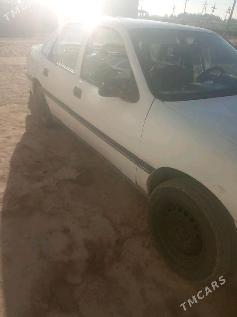 Opel Vectra 1989 - 15 000 TMT - Гороглы (Тагта) - img 2