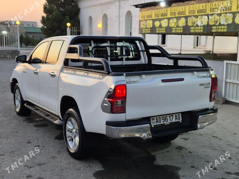 Toyota Hilux 2016 - 465 000 TMT - Aşgabat - img 4