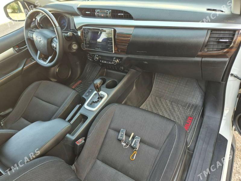 Toyota Hilux 2016 - 465 000 TMT - Aşgabat - img 8