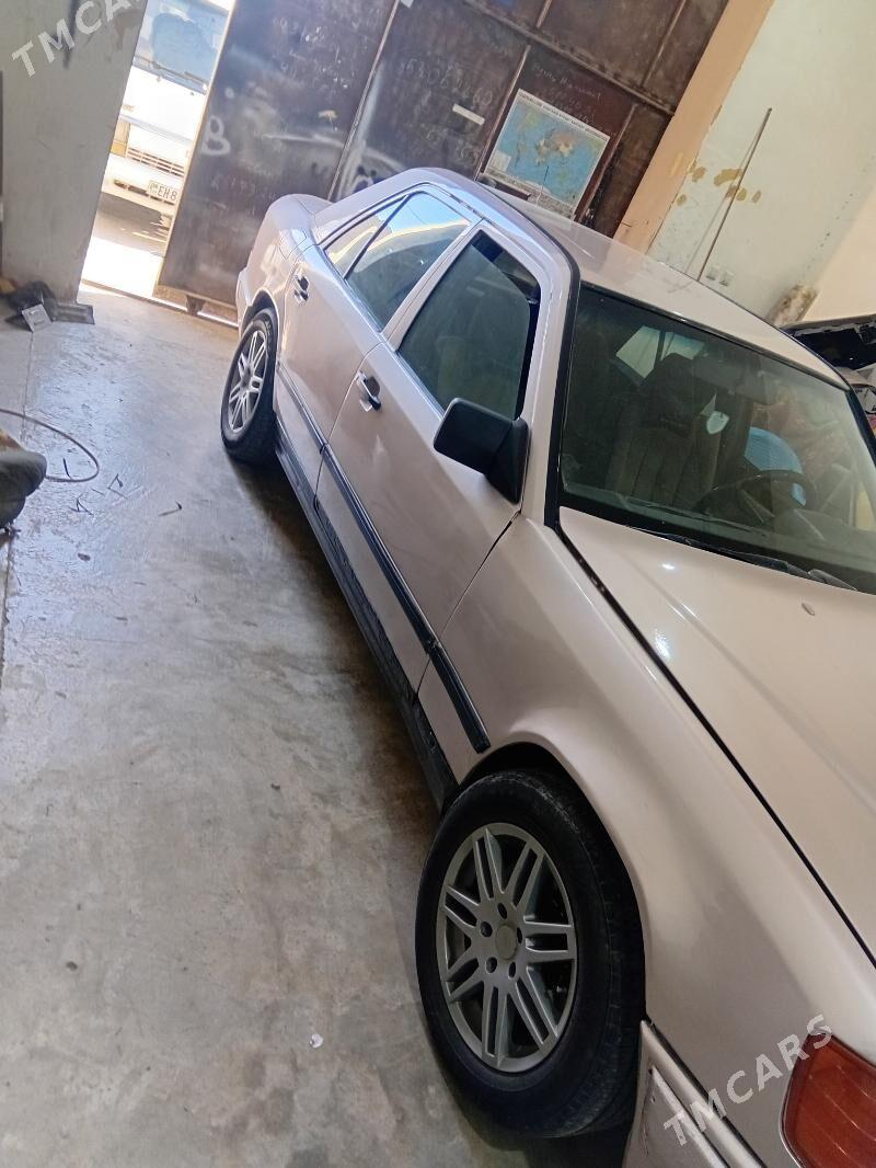 Mercedes-Benz W123 1986 - 50 000 TMT - Mary - img 2