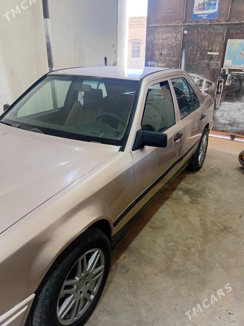 Mercedes-Benz W123 1986 - 50 000 TMT - Mary - img 4