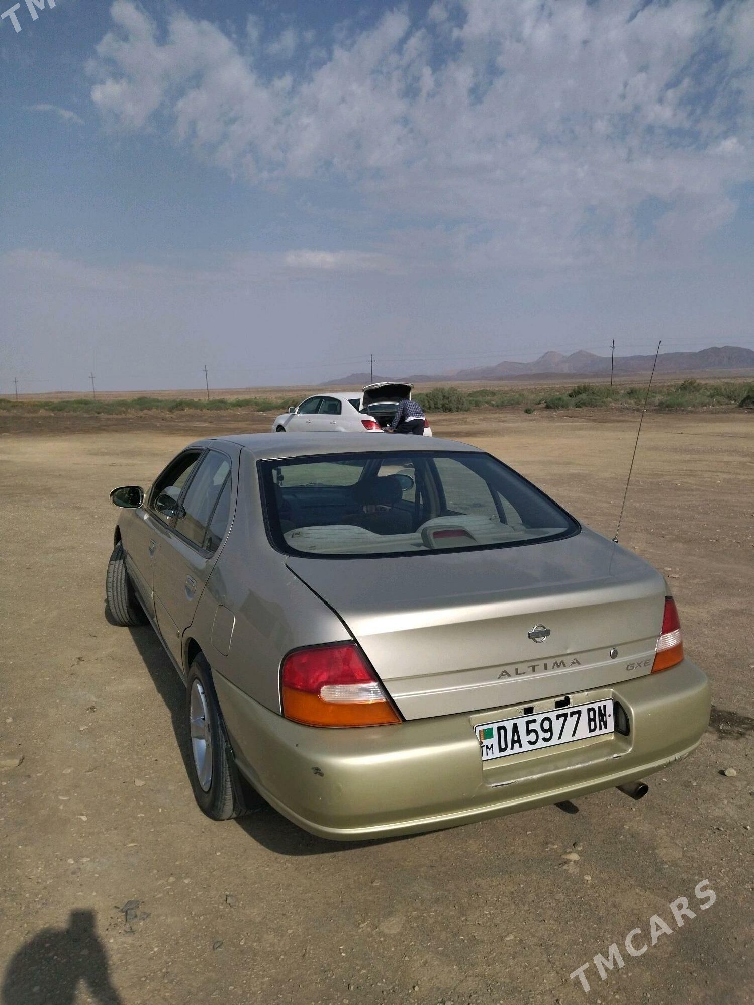 Nissan Altima 1998 - 22 000 TMT - Jebel - img 3