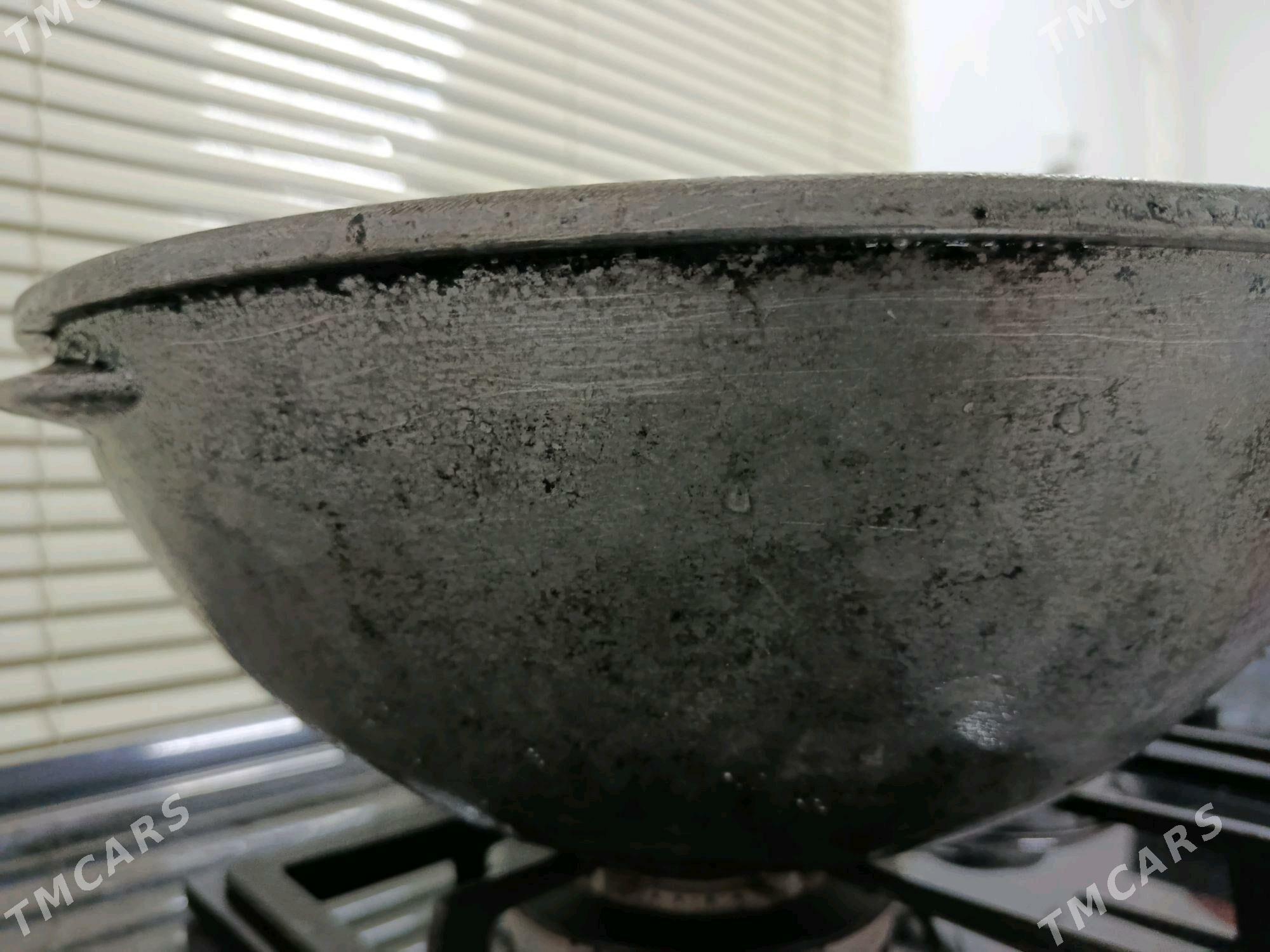 большой чугунный  казан СССР - Mary - img 4