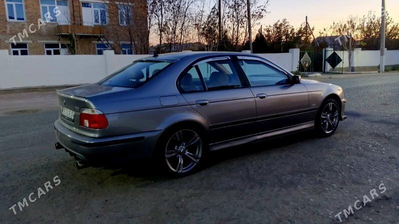 BMW E39 1998 - 130 000 TMT - Дашогуз - img 4