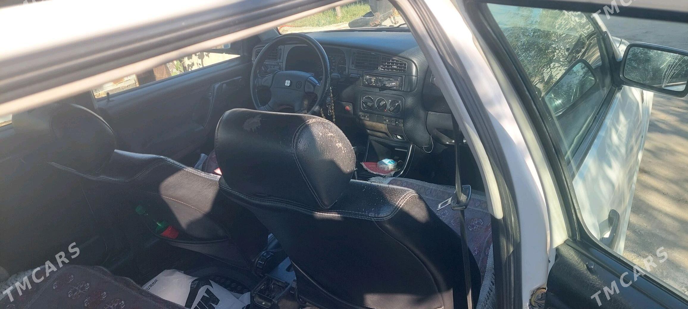 Volkswagen Golf 1996 - 31 000 TMT - Ak bugdaý etraby - img 1