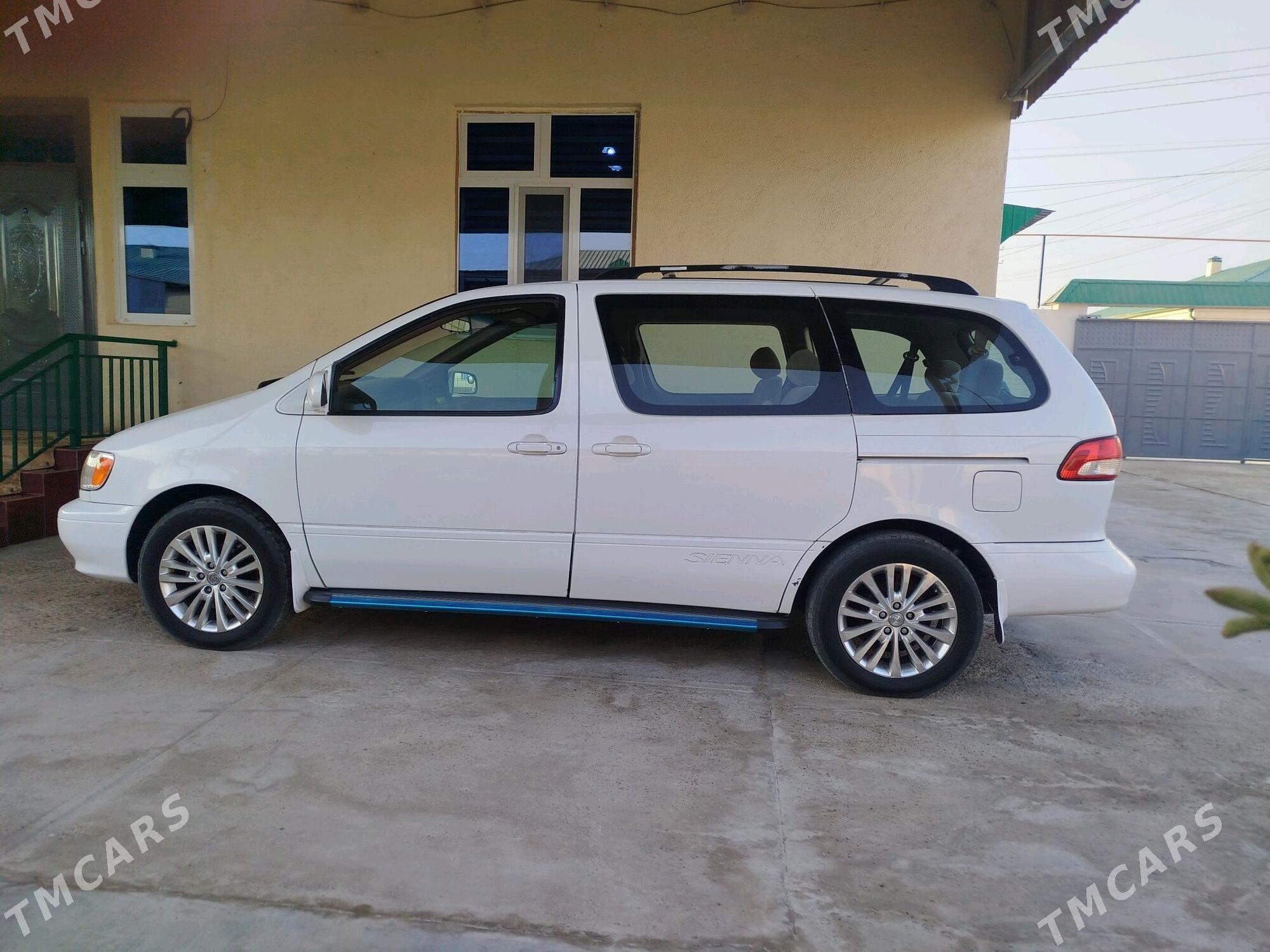 Toyota Sienna 2002 - 185 000 TMT - Мары - img 3